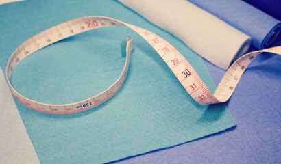 寒色のフェルト生地とメジャー　ハンドメイド　手芸用品