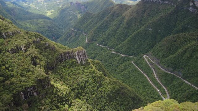 Drone Views of Serra do Rio do Rastro &ndash; Brazil&rsquo;s Most Winding Mountain Road