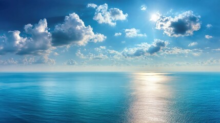 Obraz premium Ocean View Horizon With Sunlight Reflections Creates a Serene and Peaceful Atmosphere During Daytime