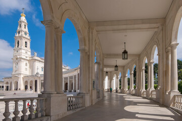 Obraz premium Basilika Unserer Lieben Frau vom Rosenkranz (Basílica de Nossa Senhora do Rosário) in Fátima, Portugal