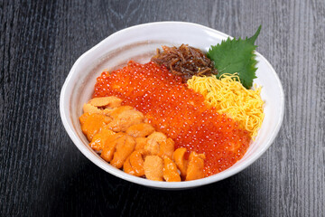 うにいくら丼