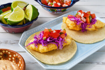 タコス・デ・ぺスカード・エスティーロ・エンセナーダ (エンセナダ）　Tacos de pescado estilo ensenada (Ensenada Style Fish Tacos, Baja Fish Tacos, Ensenada fish tacos)