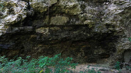 沖縄南城市・ガンガラーの谷