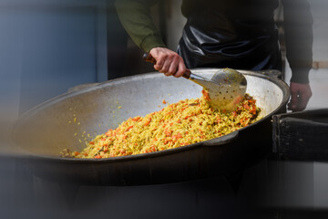 Cooking Traditional Uzbek Plov in Large Pan ? Street Food Preparation