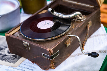 Vintage Hand-Crank Gramophone with Vinyl Record - Antique Audio Device