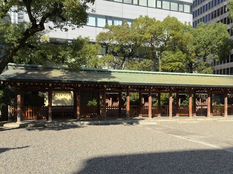大阪本町にある坐摩神社の境内
