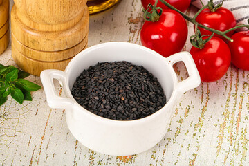 Black sesame seeds in the bowl