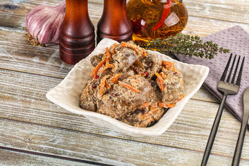 Chicken liver with cream and carrot