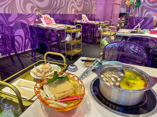 Chinese Hot Pot Restaurant in Singapore © Momoko Hayamizu