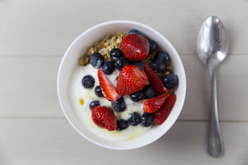 muesli with berries