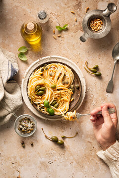 eolian spaghetti with basil and caper fruit