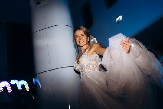 the first wedding dance of the bride and groom