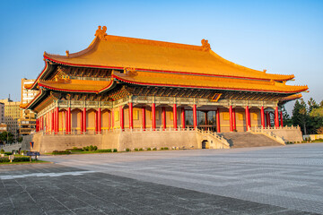 Fototapeta premium 台湾の台北にある中正紀念堂の中の国家戯劇院