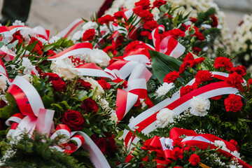 kwiat, roślin, czerwień, dekoracja, bukiet, święto niepodległości, kwiaty, białe, czerwone,  polska © Agnieszka