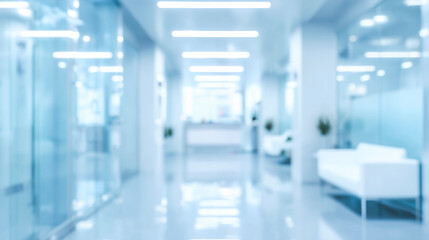 クリーンで明るい病院の廊下