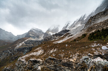 Obraz premium The alpine geological landscapes of the Qinghai-Tibet Plateau, Daocheng Yading in Sichuan, China