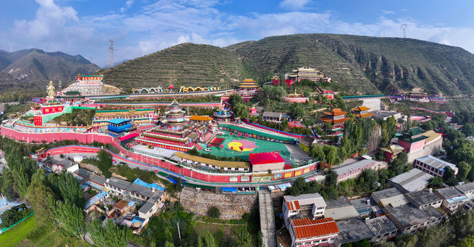 Huangzhong District, Xining City, Qinghai Province, Kunlun Shengdu Zhamalong Fenghuang Mountain
