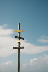 Panneau à la Pointe de Corsen à Plouarzel dans le Finistère en Bretagne - France - Europe - Pointe la plus à l'ouest de la France