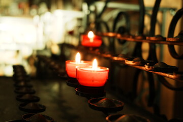 Bougies dans l'église Notre-Dame à Verviers, Province de Liège en Belgique, Europe
