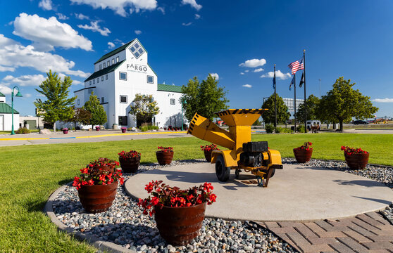 Visit Fargo-Moorhead Visitor Center building