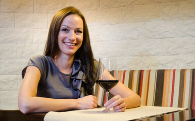 Junge Werintrinkerin