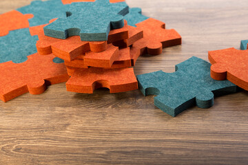 Using acoustic polyester of a certain thickness for noise insulation