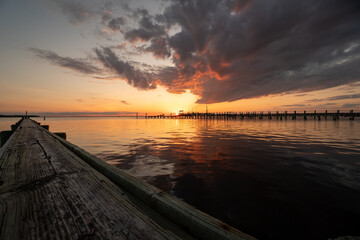 Obraz premium sunset on the lake