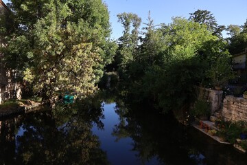 Le fleuve la Charente, village de Verteuil sur Charente, département de la Charente, France