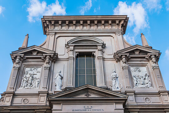 Church of Saints Bartholomew and Stephen, built for Dominican Order in 17th century, which houses the prized Martinengo Altarpiece by Venetian master Lorenzo Lotto. BERGAMO, ITALY.