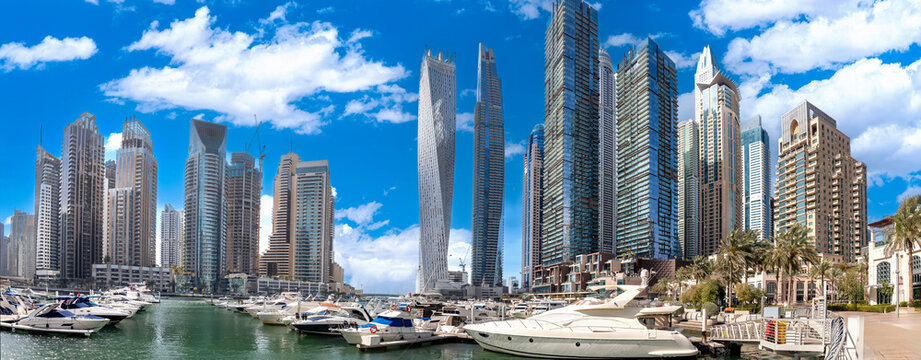 Captivating Dubai Marina, A Scenic Waterfront Skyline of Modern Luxury and High-Rise Architecture.