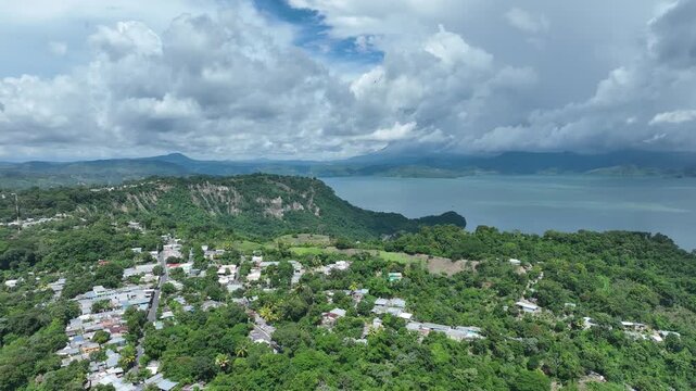 Lago de Ilopango en El Salvador