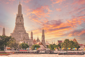 tourist attractions in the city park of Bangkok City, 
The most beautiful Viewpoint Wat Arun,Buddhist temple in Bangkok, Thailand 