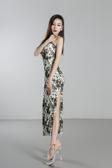 Sexy cheongsam, high heels, elegant beauty