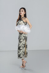 Sexy cheongsam, high heels, elegant beauty