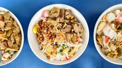 a bowl of Cianjur chicken porridge or in indonesian called 