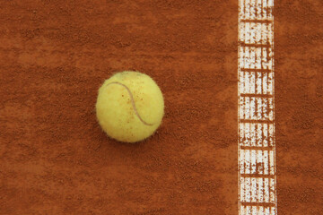 Tennis Ball on the Line &ndash; Precision, Challenge and Decision Moment on Clay Court