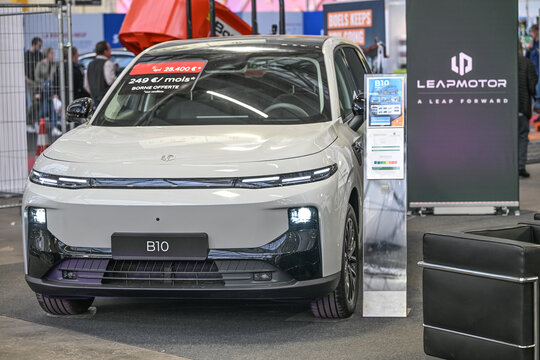 Auto voiture exposition Leapmotor B10