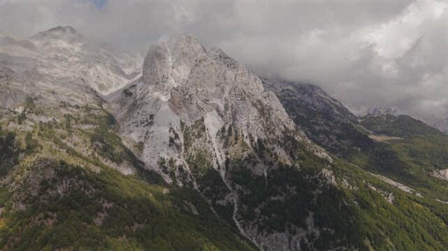 Fly with me along the Albanian mountain scene during Summer and early Autumn season and develop the new Balkan hike trails
