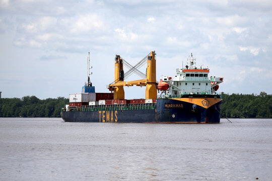 Pangkalan Bun, Indonesia. November 9, 2023. A Cargo ship passes through the waters of Pangkalan Bun, Central Kalimantan