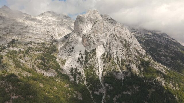 Fly with me along the Albanian mountain scene during Summer and early Autumn season and develop the new Balkan hike trails