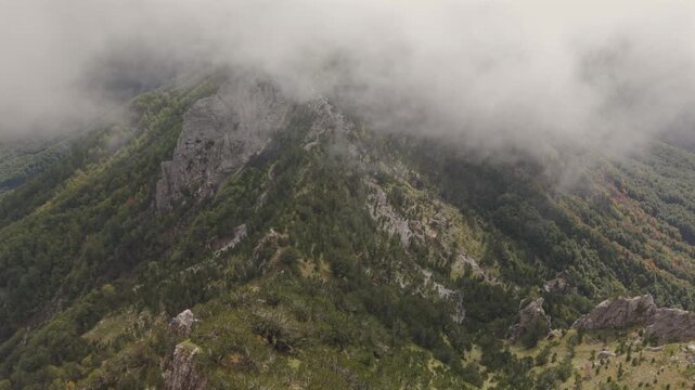 Fly with me along the Albanian mountain scene during Summer and early Autumn season and develop the new Balkan hike trails