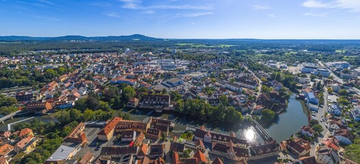 Obraz premium Sommerlicher Ausblick auf die Kreisstadt Lauf in der Metropolregion Nürnberg