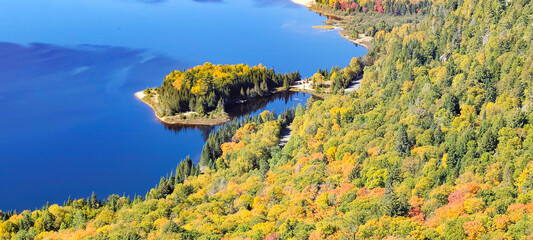 Canada, Québec : Parc national du Mont-Tremblant / Sentier La Roche, vue du belvédère

