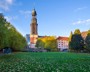 Michelwiese Hamburg Herbst entzerrt