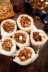 Traditional Spice Mix Bags with Star Anise Cinnamon for Hot Pot Seasoning Meat Stewed Dishes Cooking Ingredients