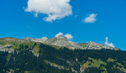 Vue sur les montagnes suisses