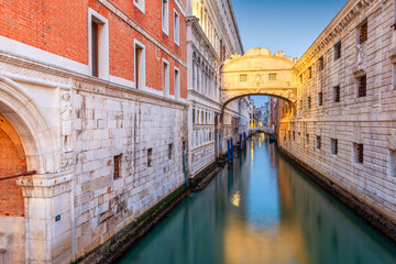 Obraz premium Bridge of Sighs in Venice, Italy 1075