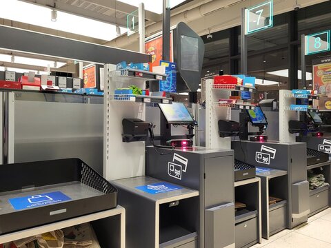 Lidl market, self-serving register	
