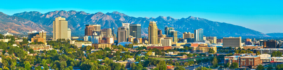 Obraz premium Aerial Salt Lake City Skyline Wasatch Mountains Downtown Panorama Golden Hour