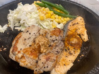 grilled chicken with vegetables on plate